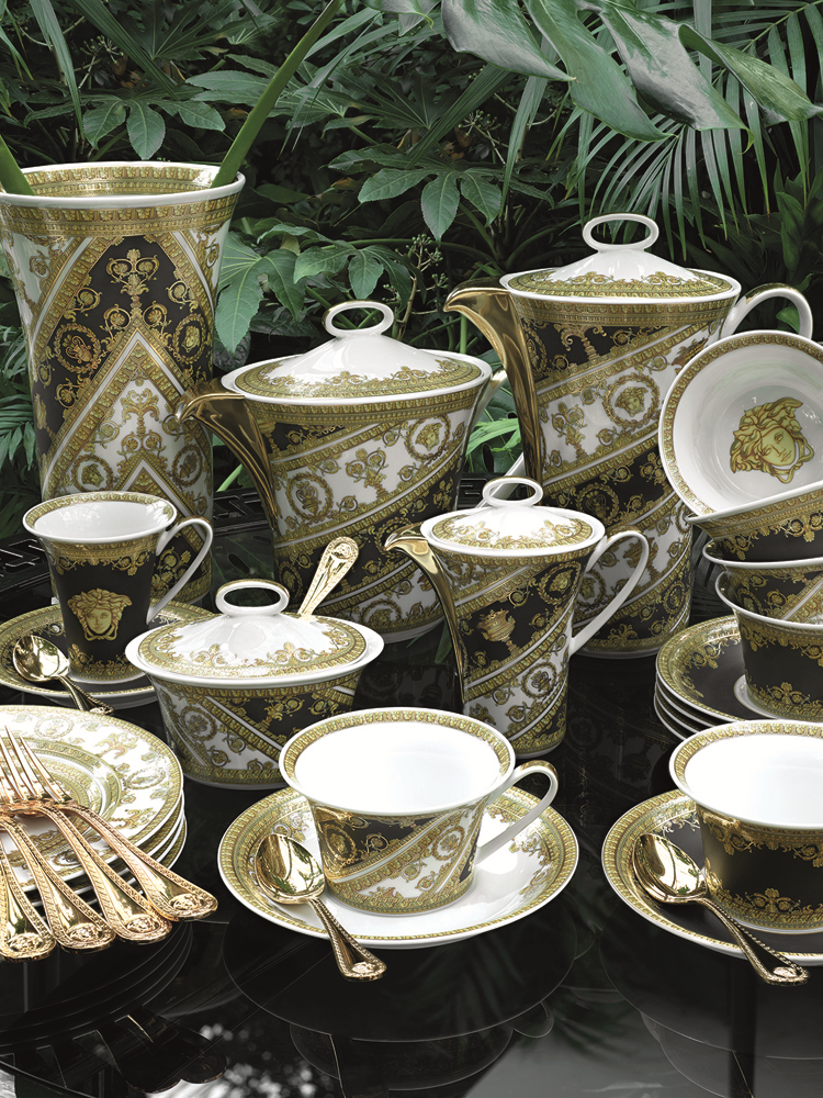 PORSELEN VERSACE İLE BULUŞUNCA