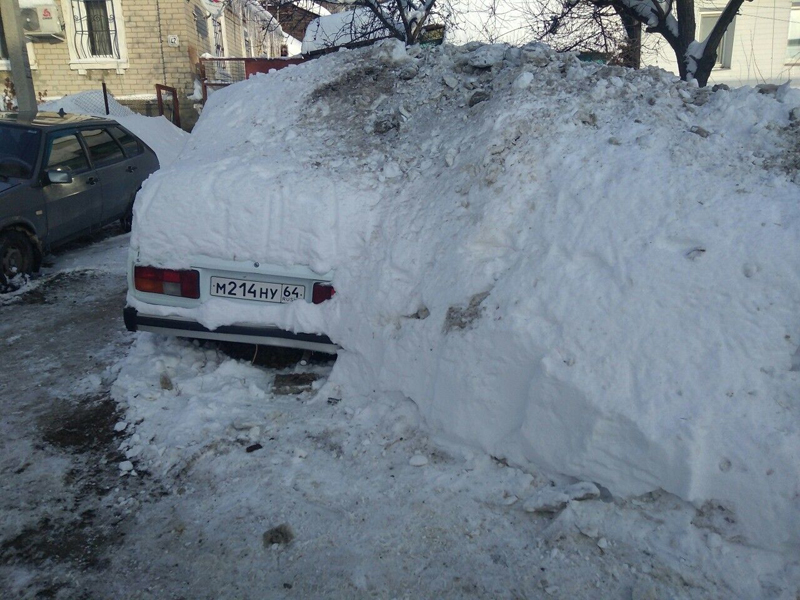 SARATOV BUZLAR ALTINDA