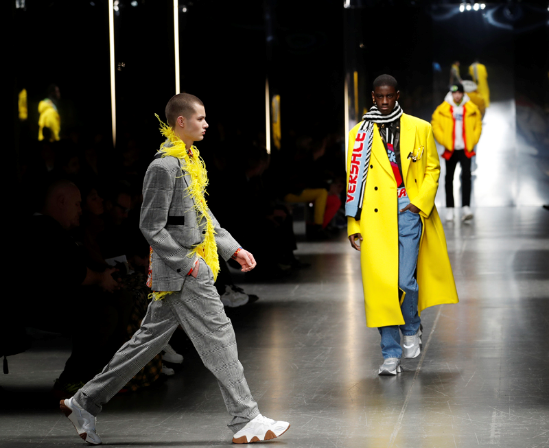 VERSACE MİLANO ERKEK MODA HAFTASINDA