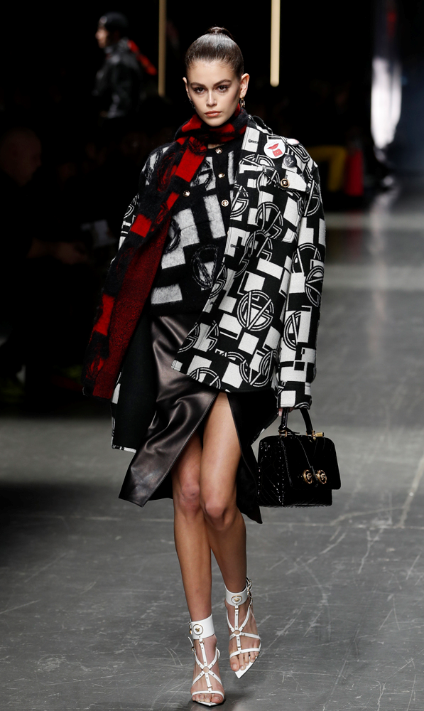 VERSACE MİLANO ERKEK MODA HAFTASINDA