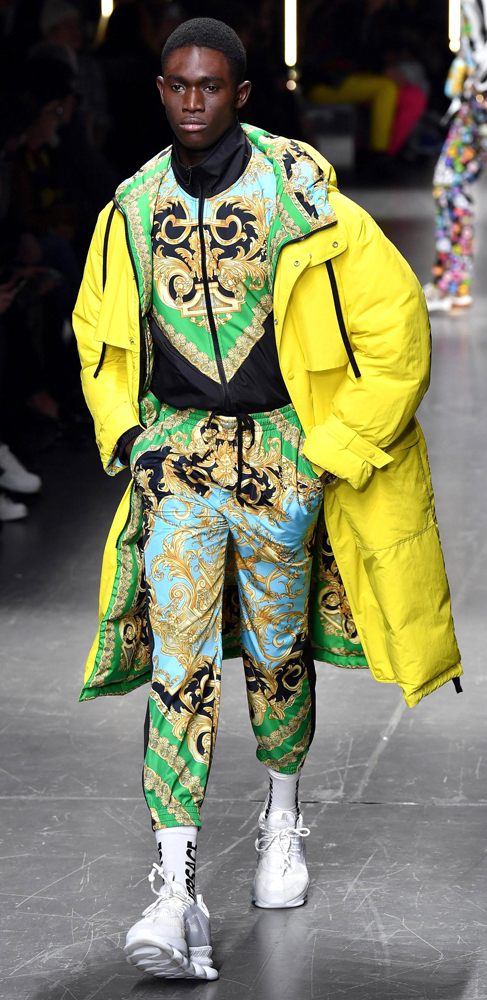 VERSACE MİLANO ERKEK MODA HAFTASINDA