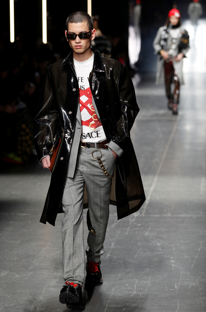 VERSACE MİLANO ERKEK MODA HAFTASINDA