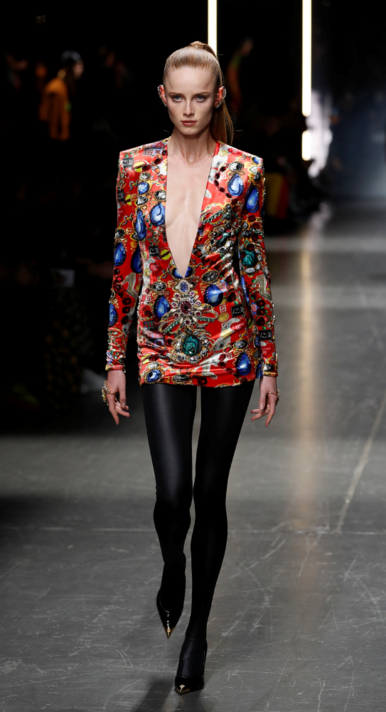 VERSACE MİLANO ERKEK MODA HAFTASINDA