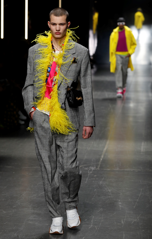 VERSACE MİLANO ERKEK MODA HAFTASINDA