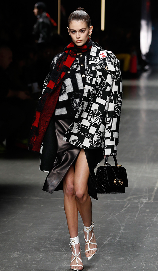 VERSACE MİLANO ERKEK MODA HAFTASINDA