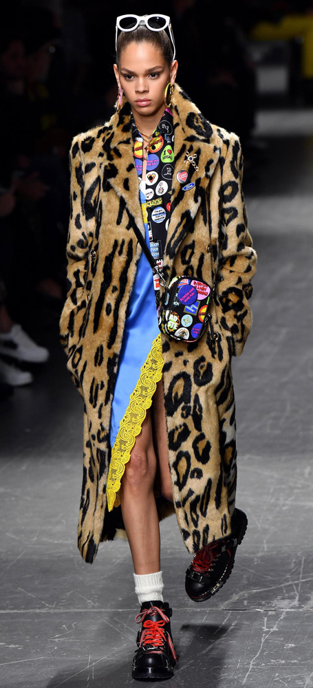 VERSACE MİLANO ERKEK MODA HAFTASINDA