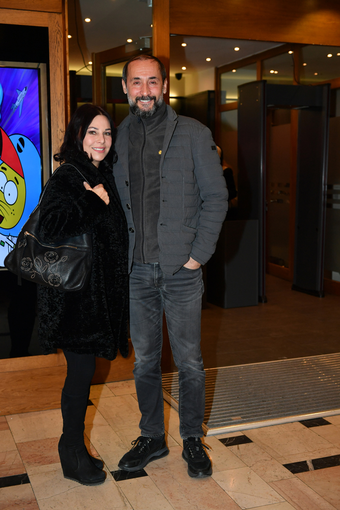 'MANİK ATAK' OYUNUNA RENKLİ GALA