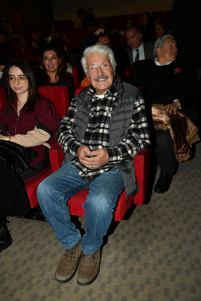 'MANİK ATAK' OYUNUNA RENKLİ GALA