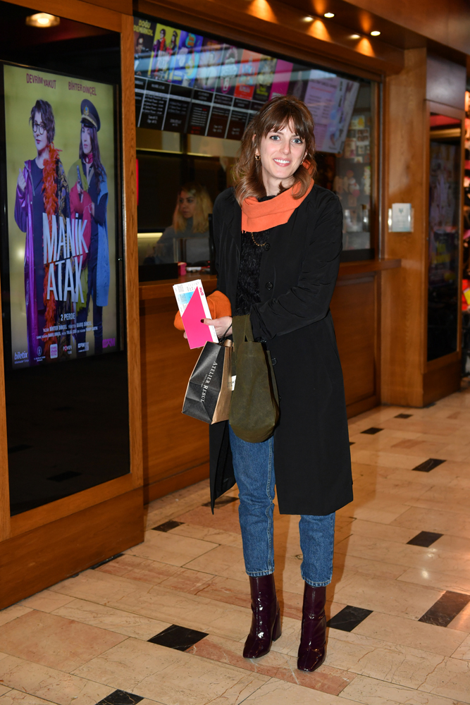 'MANİK ATAK' OYUNUNA RENKLİ GALA