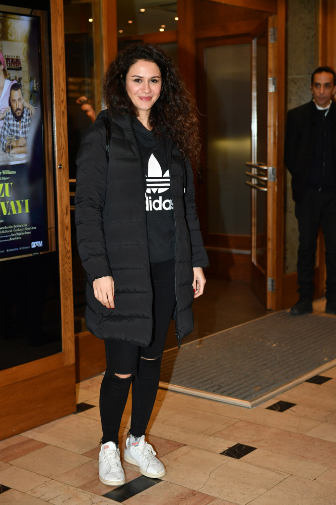 'MANİK ATAK' OYUNUNA RENKLİ GALA