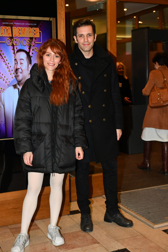 'MANİK ATAK' OYUNUNA RENKLİ GALA