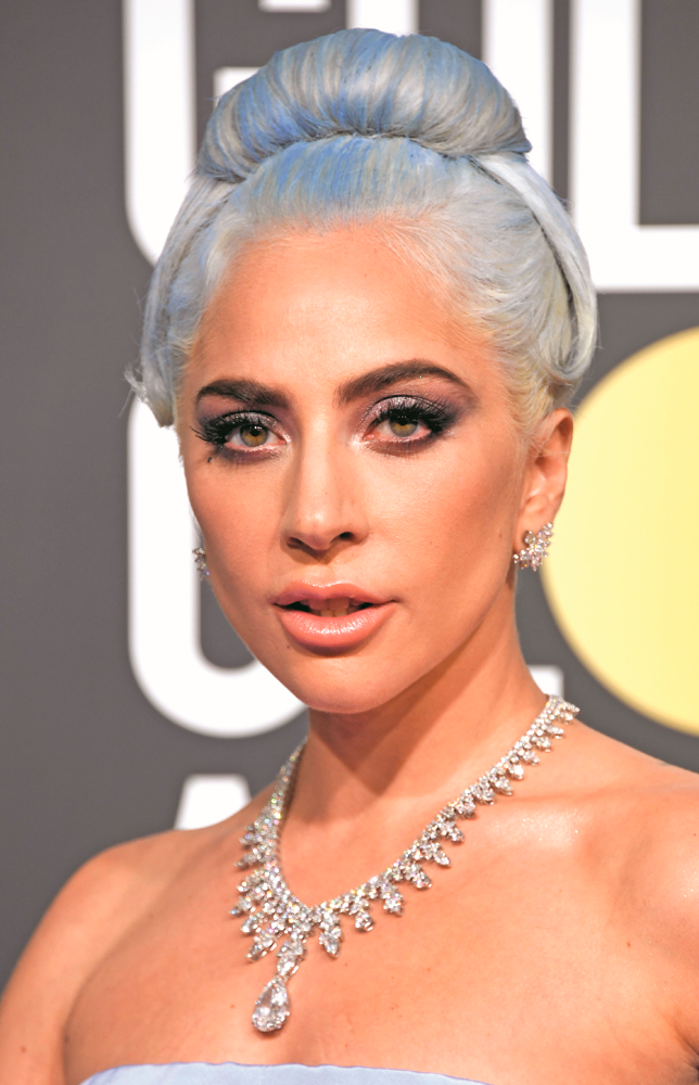 ÜNLÜLERDEN MAKYAJ SIRLARI