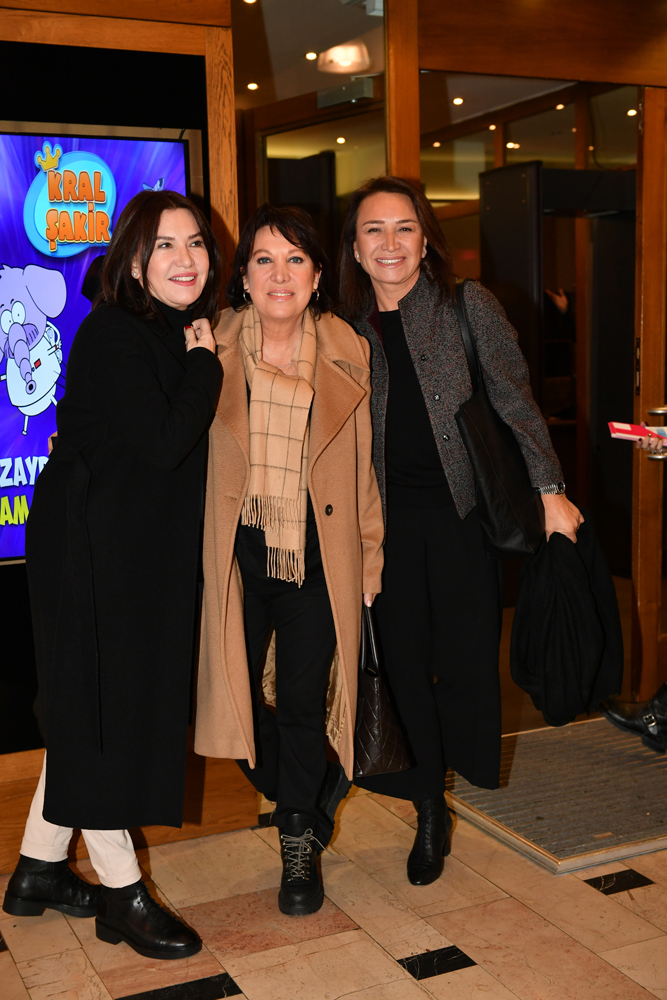 'MANİK ATAK' OYUNUNA RENKLİ GALA