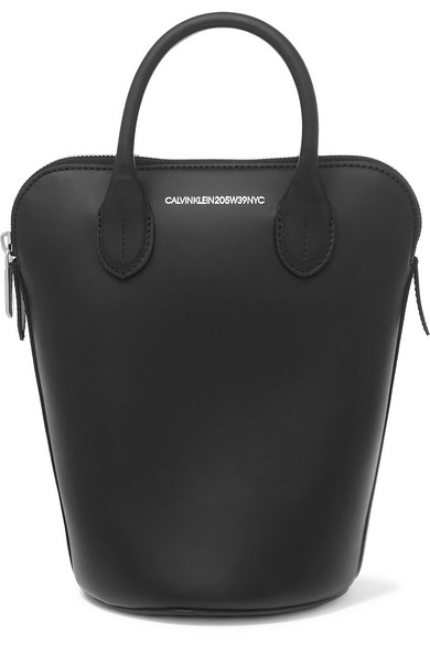 HER DAİM FAVORİ: SİYAH ÇANTA