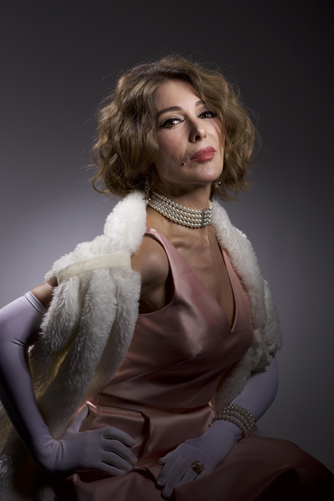 KUMRAL SAÇLARI İLE HAFIZALARIMIZA KAZINDILAR