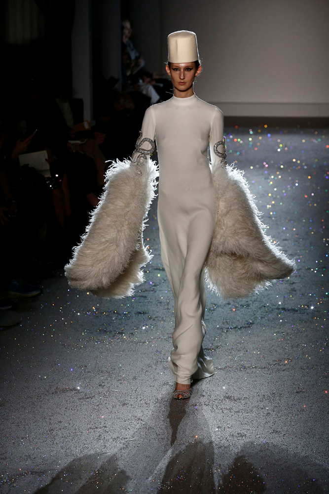 GIAMBATTISTA VALLI 2019 İLKBAHAR/YAZ HAUTE COUTURE DEFİLESİ