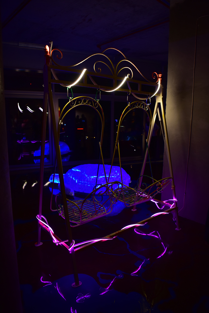 ŞEHRİN IŞIKLARINA KARIŞAN SERGİ: NEVERLAND