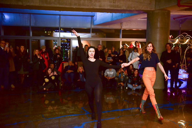 ŞEHRİN IŞIKLARINA KARIŞAN SERGİ: NEVERLAND