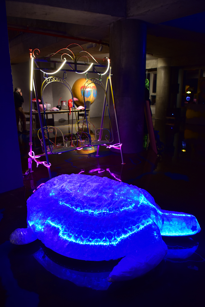 ŞEHRİN IŞIKLARINA KARIŞAN SERGİ: NEVERLAND