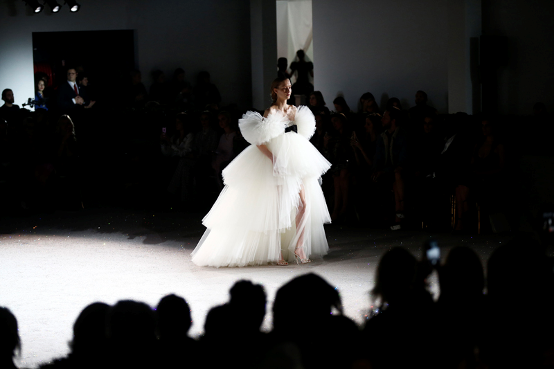 GIAMBATTISTA VALLI 2019 İLKBAHAR/YAZ HAUTE COUTURE DEFİLESİ