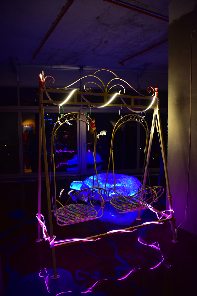 ŞEHRİN IŞIKLARINA KARIŞAN SERGİ: NEVERLAND