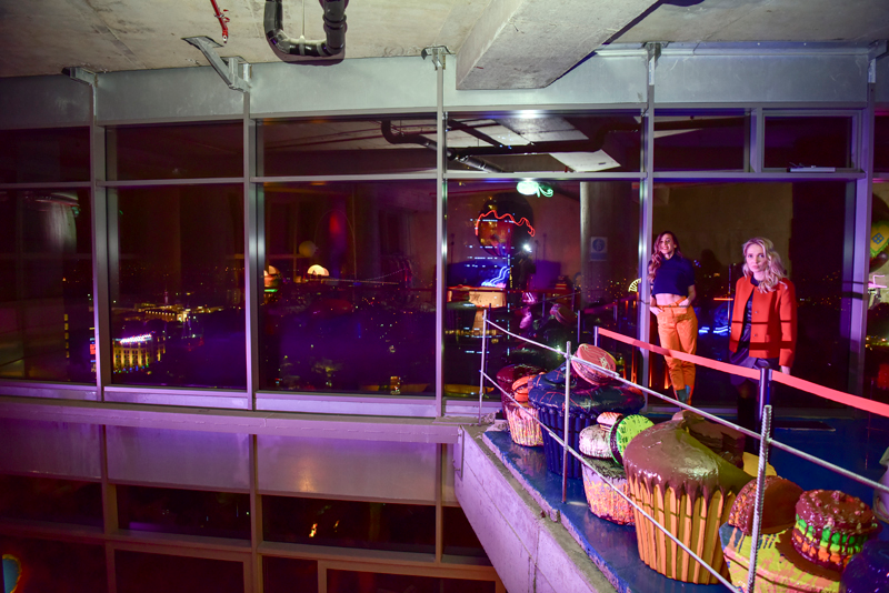 ŞEHRİN IŞIKLARINA KARIŞAN SERGİ: NEVERLAND