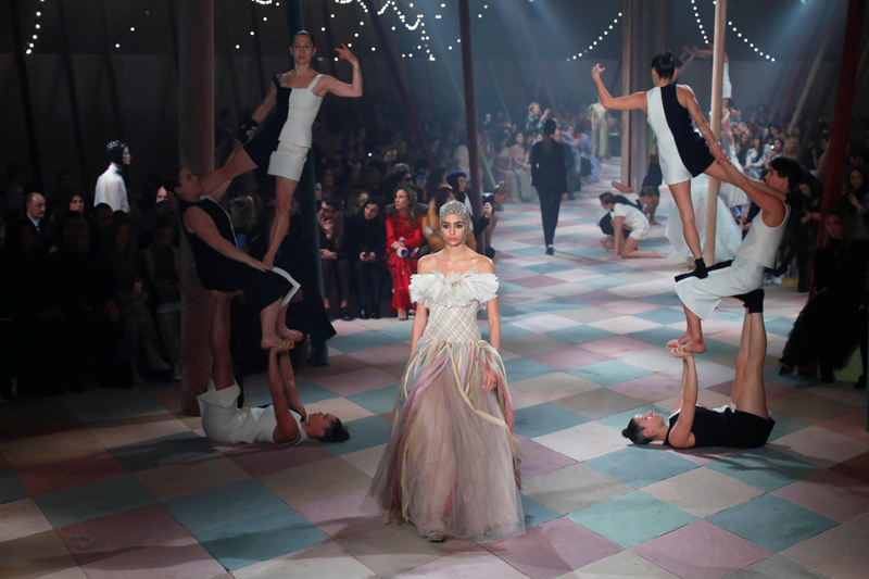 DIOR 2019 İLKBAHAR/YAZ HAUTE COUTURE DEFİLESİ