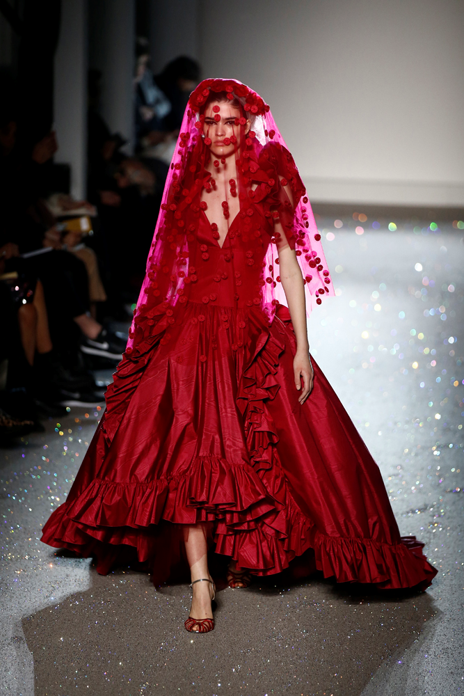 GIAMBATTISTA VALLI 2019 İLKBAHAR/YAZ HAUTE COUTURE DEFİLESİ