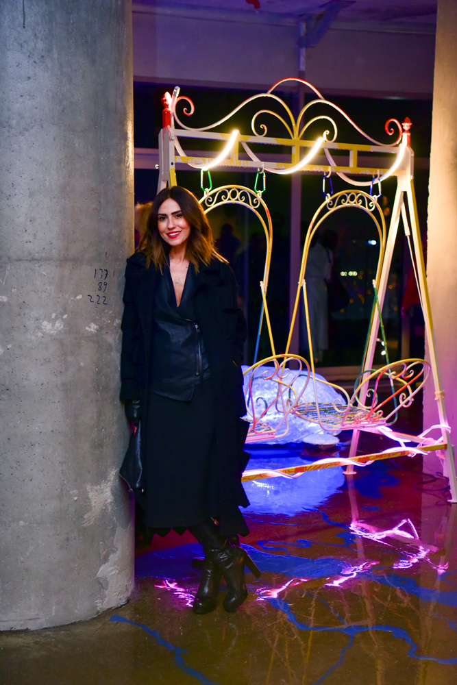 ŞEHRİN IŞIKLARINA KARIŞAN SERGİ: NEVERLAND