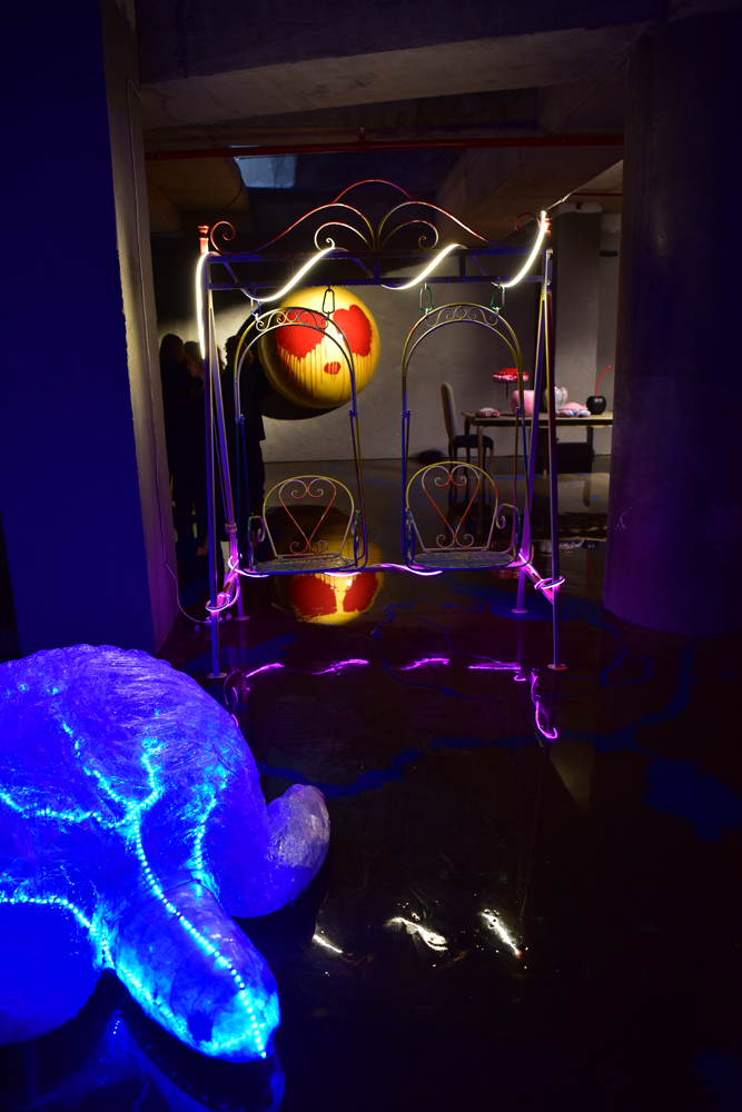 ŞEHRİN IŞIKLARINA KARIŞAN SERGİ: NEVERLAND