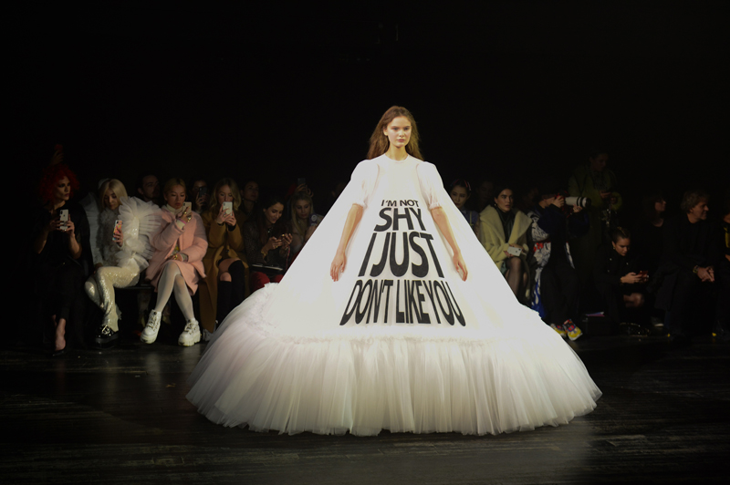 VIKTOR&ROLF DEFİLESİ