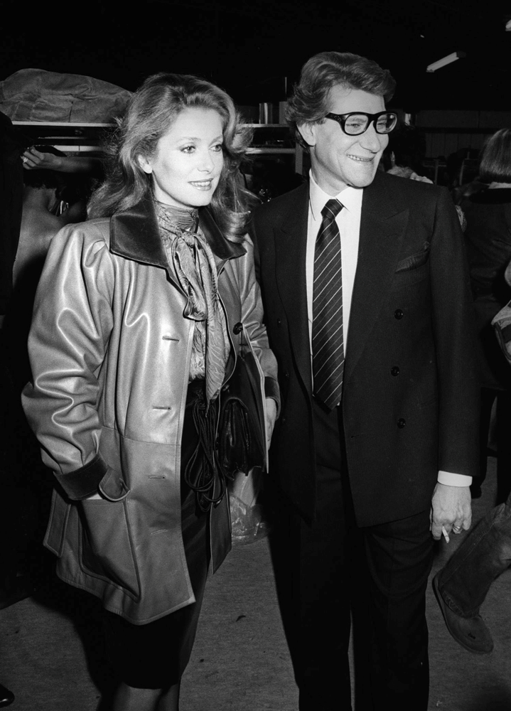 CATHERINE DENEUVENÜN GARDIROBU SATIŞA ÇIKIYOR