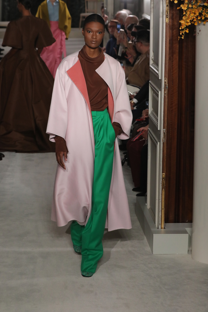 VALENTINO PARIS HAUTE COUTURE MODA HAFTASI'NA DAMGA VURDU