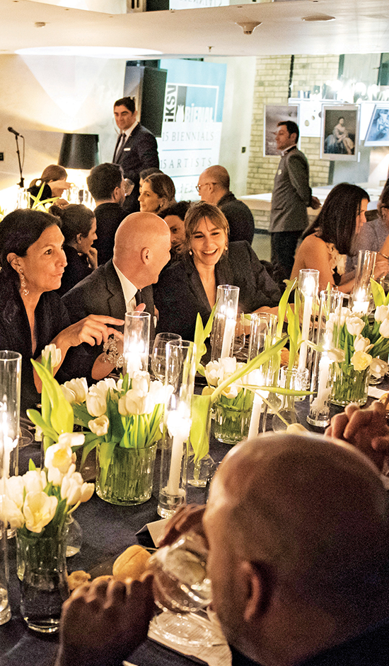 İSTANBUL BİENALİ 30. YILINI 15 SANATÇIDAN 15 ESER İLE KUTLADI