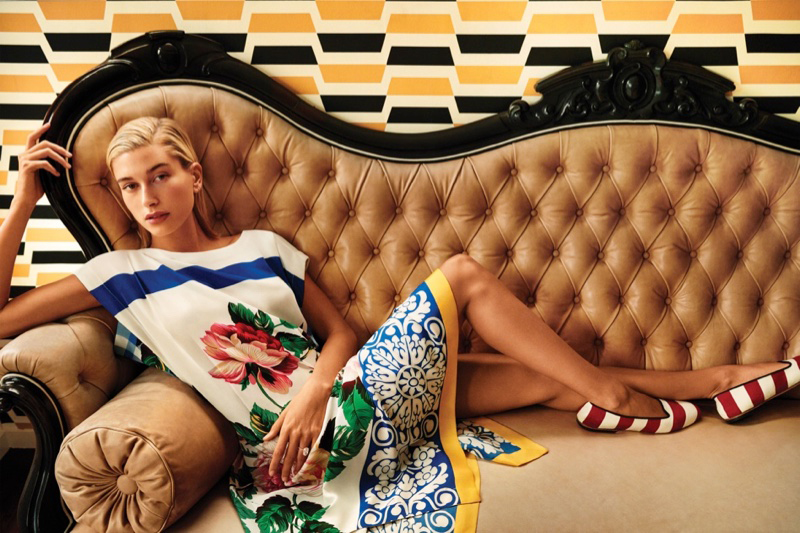 HAILEY BIEBER WEEKEND MAX MARANIN YÜZÜ