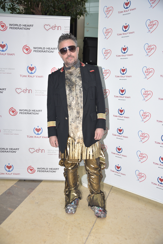 11 ÜNLÜ İSİMDEN  ÖRNEK PROJE  ’İYİ KALPLİ OL’ 