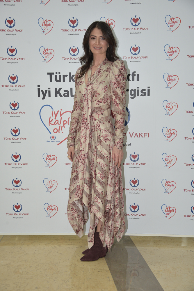 11 ÜNLÜ İSİMDEN  ÖRNEK PROJE  ’İYİ KALPLİ OL’ 