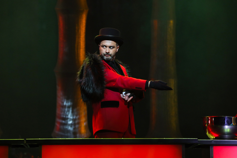 ALICE MÜZİKALİ İZLEYİCİ İLE BULUŞTU