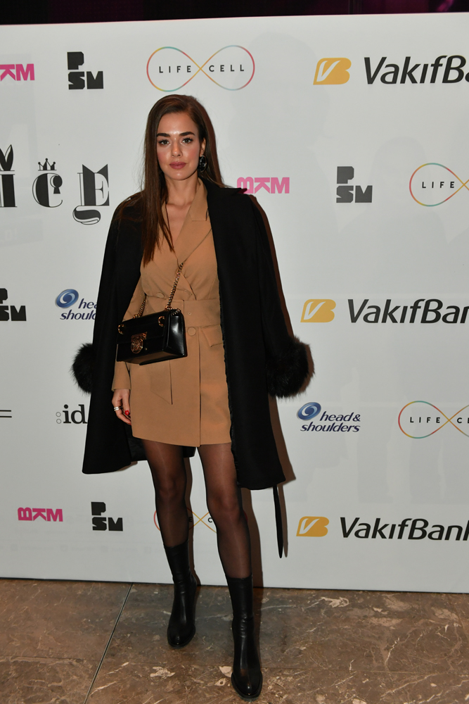 ALICE MÜZİKALİ İZLEYİCİ İLE BULUŞTU