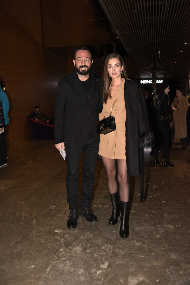 ALICE MÜZİKALİ İZLEYİCİ İLE BULUŞTU