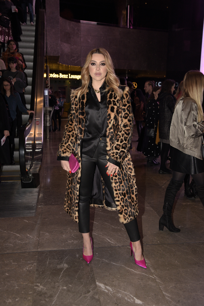 ALICE MÜZİKALİ İZLEYİCİ İLE BULUŞTU