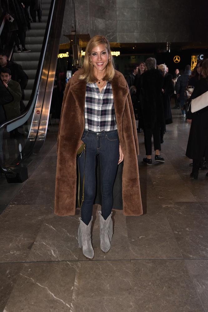 ALICE MÜZİKALİ İZLEYİCİ İLE BULUŞTU