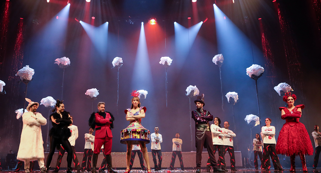 ALICE MÜZİKALİ İZLEYİCİ İLE BULUŞTU