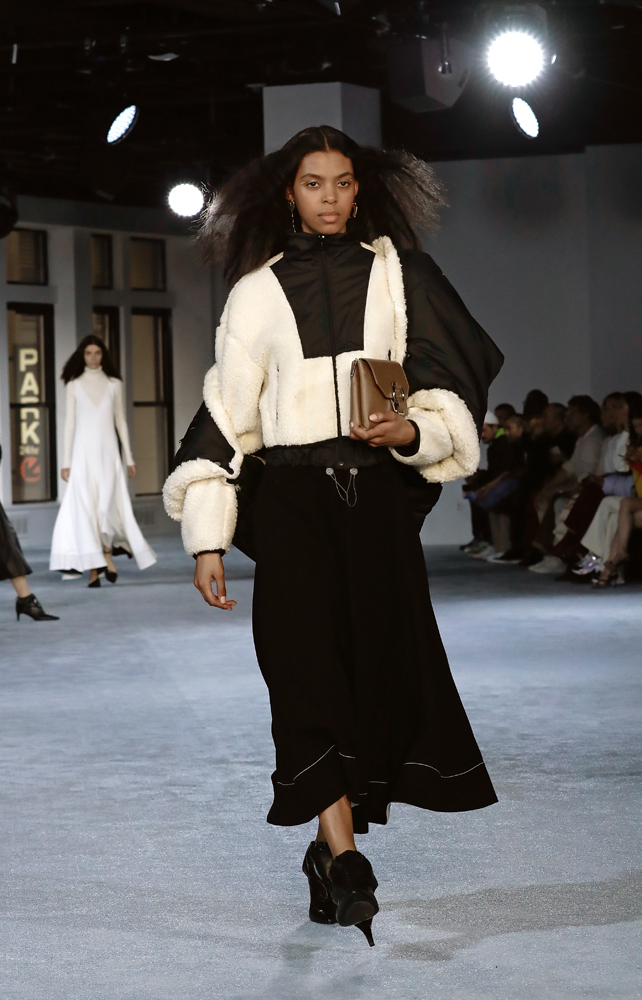 3.1 PHILLIP LIM  SONBAHAR/KIŞ 2019 DEFİLESİ