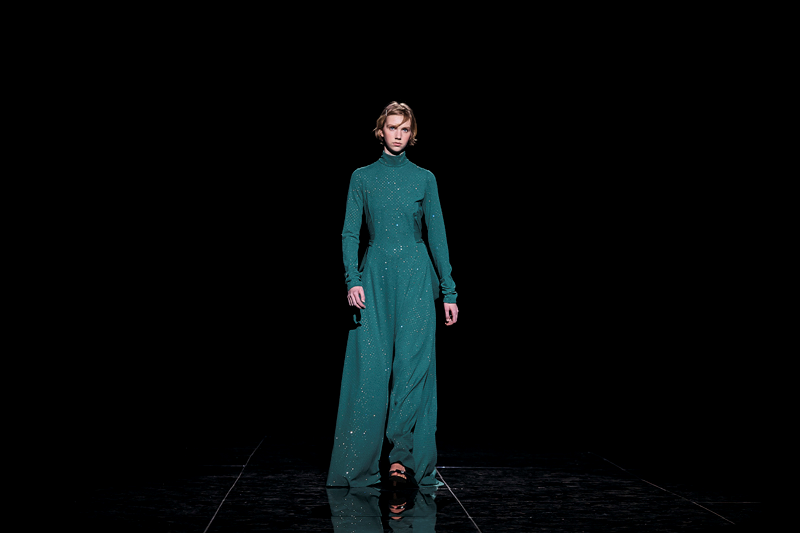 CHRISTY TURLINGTON BURNS 20 YIL SONRA PODYUMA ÇIKTI