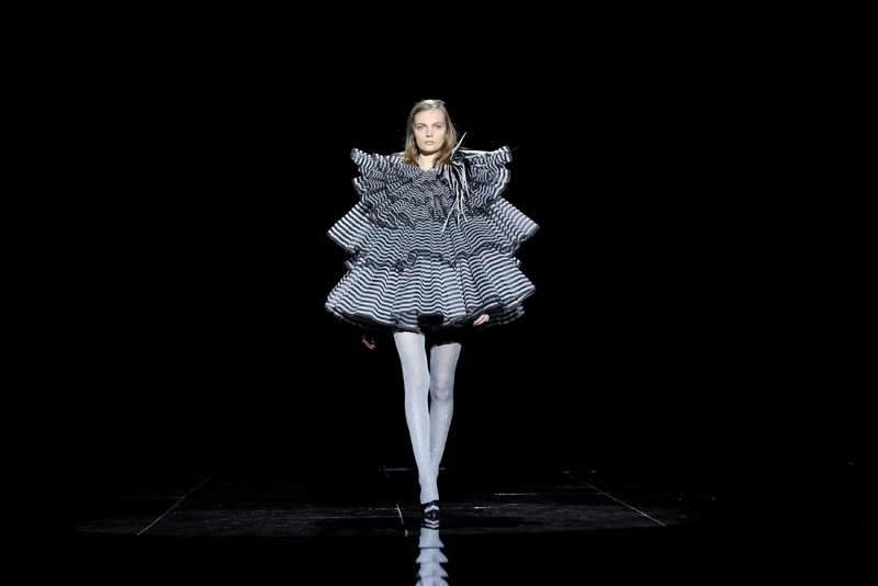 CHRISTY TURLINGTON BURNS 20 YIL SONRA PODYUMA ÇIKTI