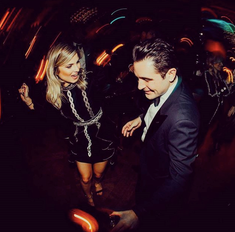 ÜNLÜLERDEN SEVGİLİLER GÜNÜ PAYLAŞIMLARI