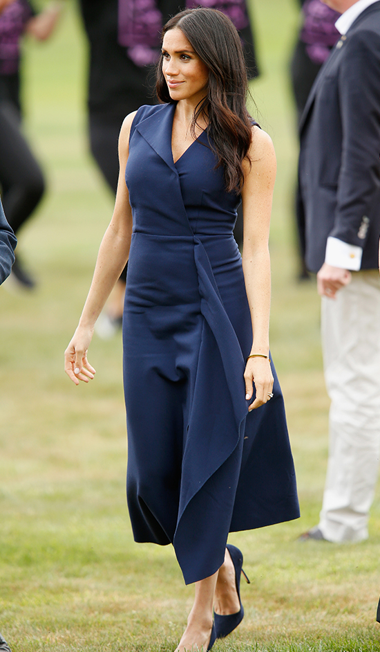 MEGHAN MARKLE'IN FAVORİ RENGİ LACİVERT!