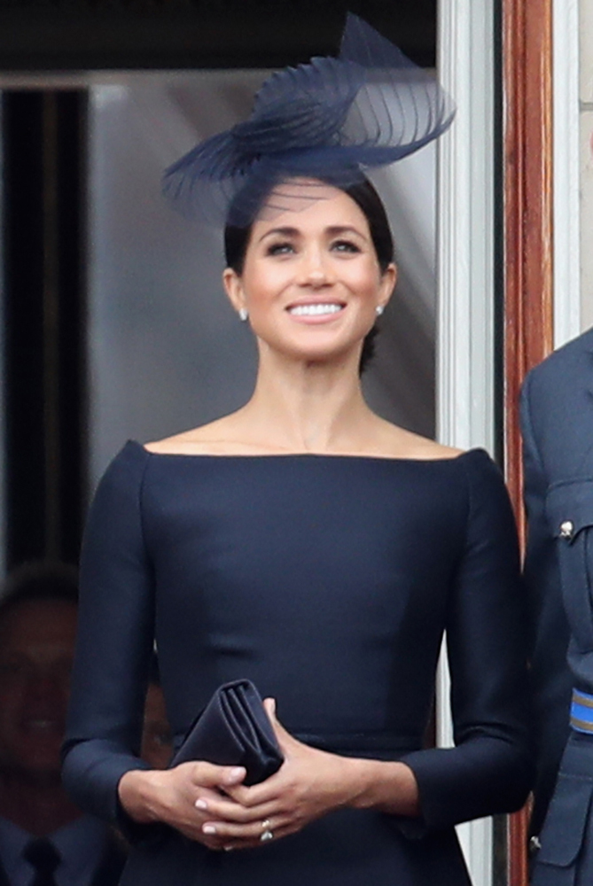 MEGHAN MARKLE'IN FAVORİ RENGİ LACİVERT!