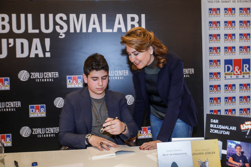 KAAN SABANCIDAN İMZA GÜNÜ